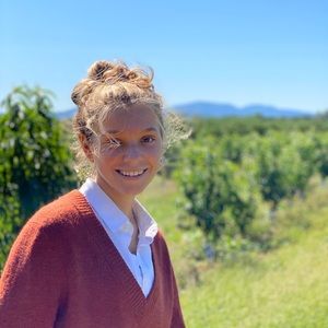 Meet your Posher, Layla